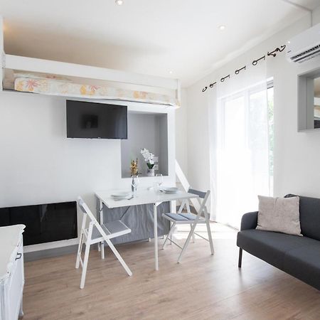 Le Partage Des Eaux - 4 Couchages - Hypercentre - Clim - Wifi Lägenhet LʼIsle-sur-la-Sorgue Exteriör bild