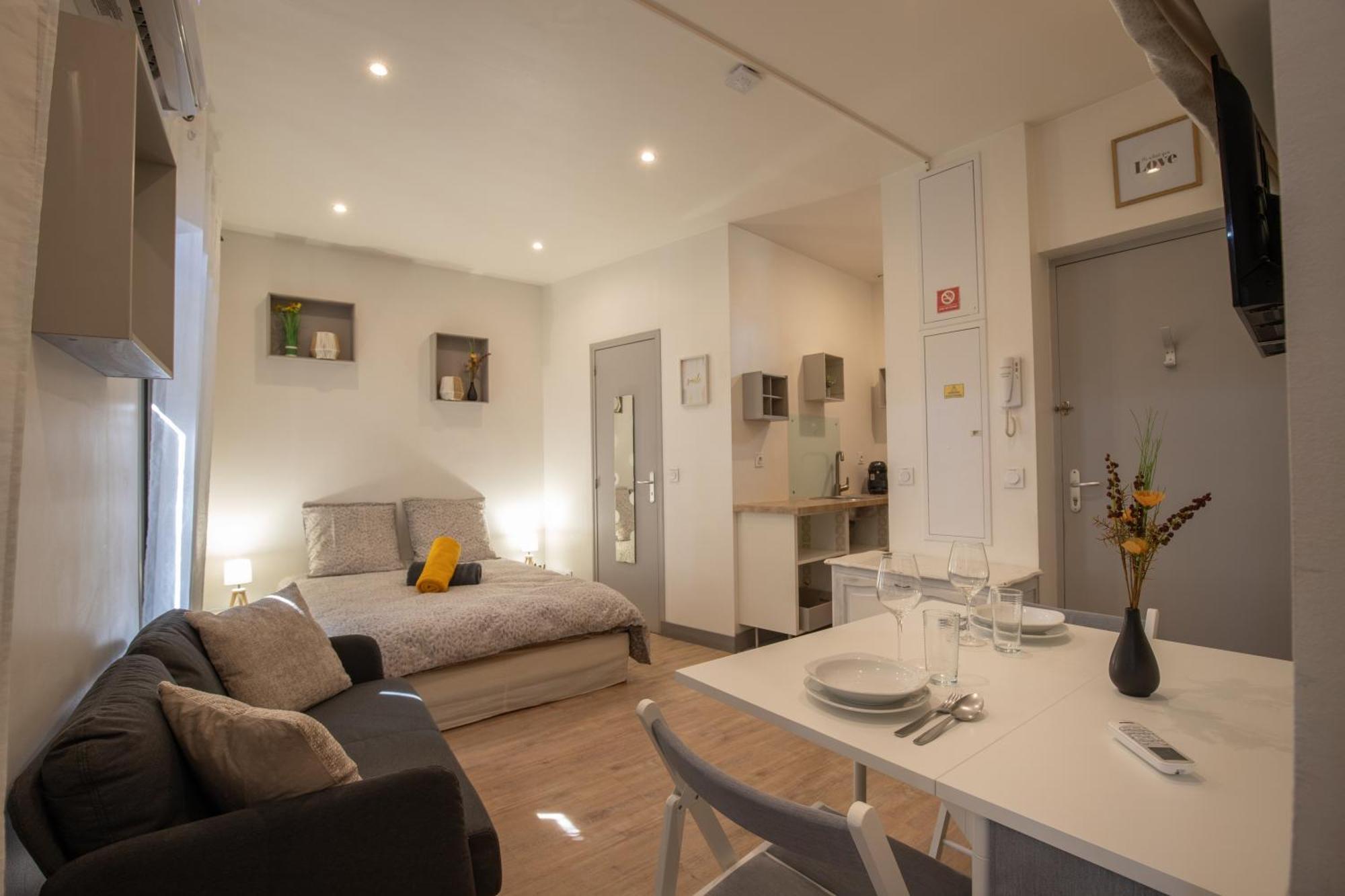 Le Partage Des Eaux - 4 Couchages - Hypercentre - Clim - Wifi Lägenhet LʼIsle-sur-la-Sorgue Exteriör bild