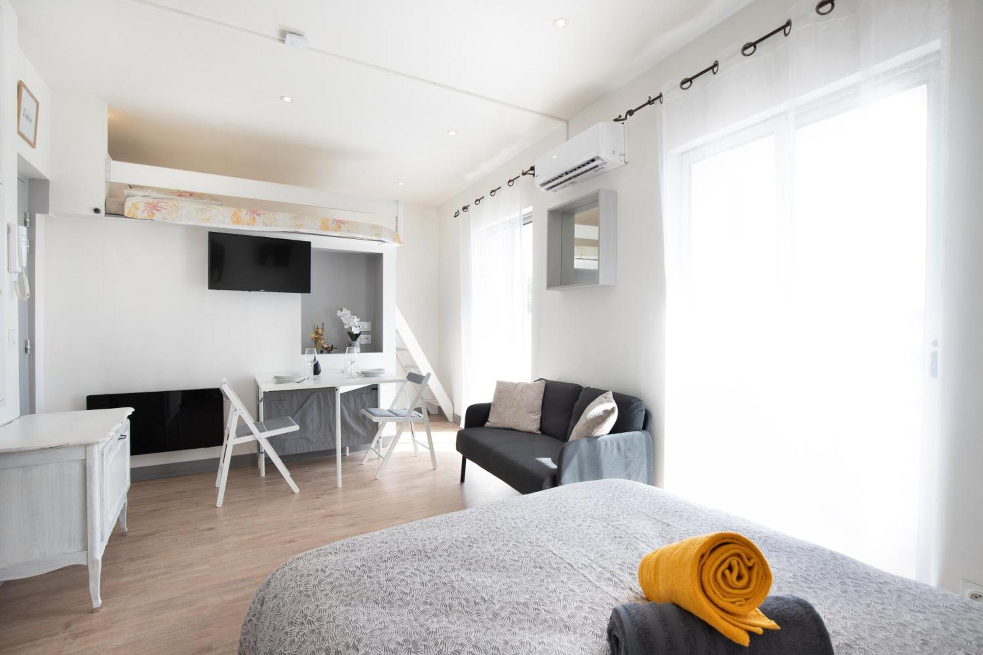 Le Partage Des Eaux - 4 Couchages - Hypercentre - Clim - Wifi Lägenhet LʼIsle-sur-la-Sorgue Exteriör bild